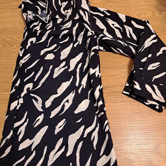 Ricki's Black and White Patterned Blouse - Picture 3 of 4